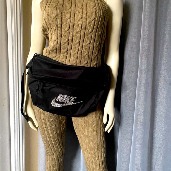 NIKE Custom Waist Pack - Picture 2 of 11